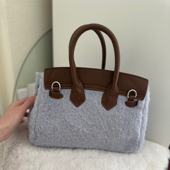 TikTok famous Jellykin JellyCat Plush Handbag with Smiley Face double Handle - Picture 4 of 9